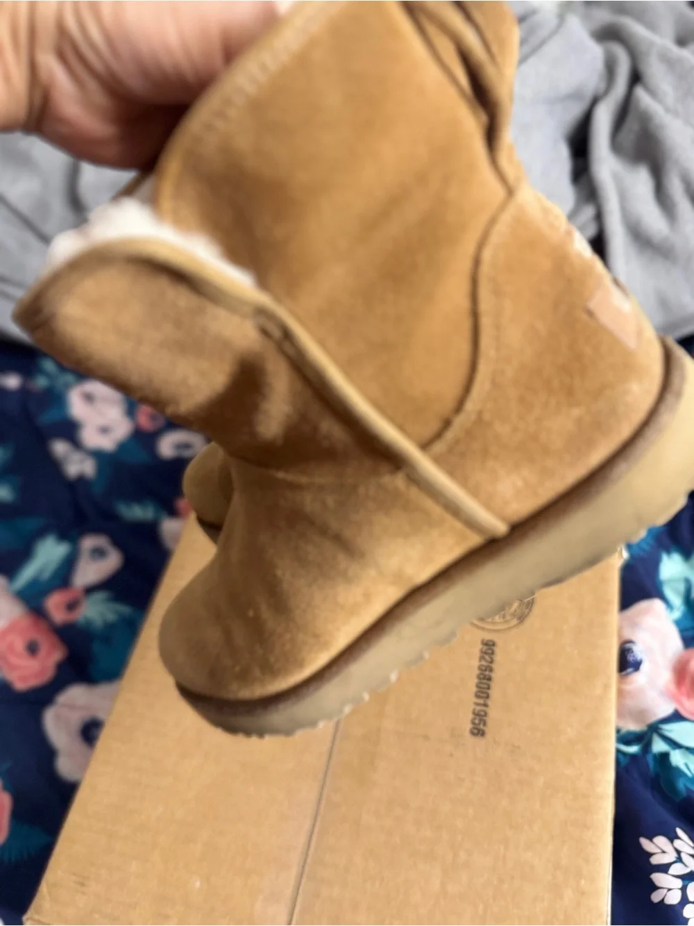 UGG Women’s size 6 Chestnut Suede Boots